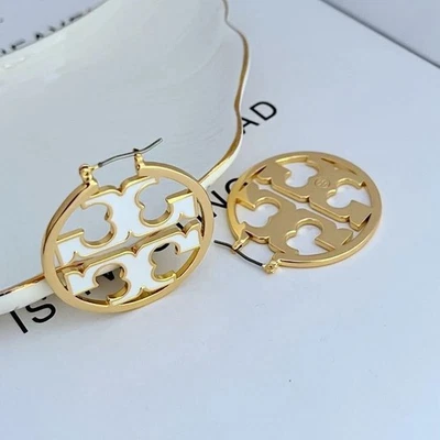 Juego de pendientes y pulseras nuevos Foto 1 de 3