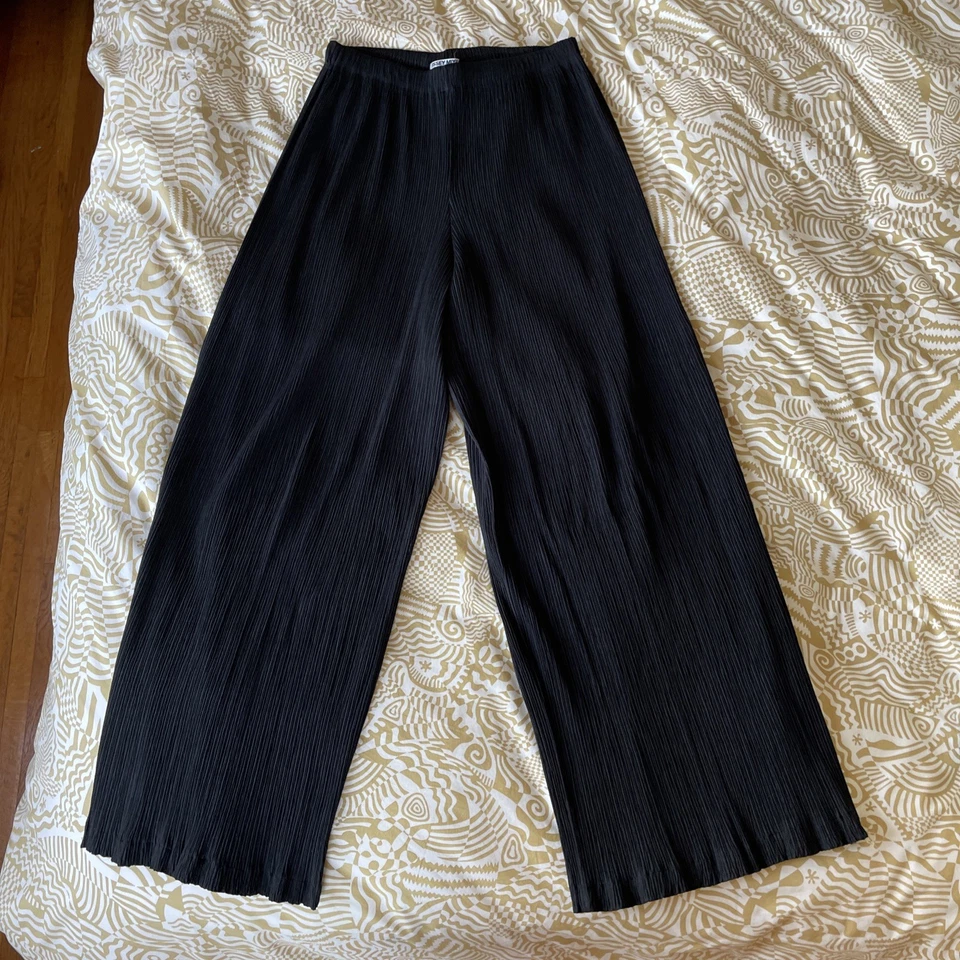 Vtg ISSEY MIYAKE Pleated Sz 4 High rise loose Flared Pants black Japan 27" waist - Image 1 of 4