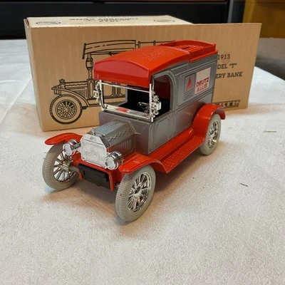 Ertl 1913 Ford Model T Van Coin Bank Argo Deutz Allis 1:25 - Image 1 of 3