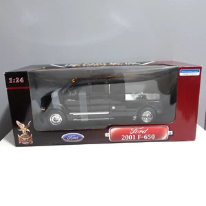 Road Signature Diecast 2001 Ford F-650 Maßstab 1:24 - Bild 1 von 15