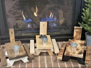 Eichhörnchen Futterhaus Picknicktisch mit Eimer. 3 Modelle zur Auswahl! + Beutel mit Nüssen!! - Bild 1 von 5