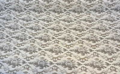 Tela para tapicería exterior Sunbrella Zahara Dove Ikat Performance por patio Foto 1 de 4