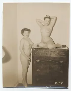 Vintage '50s Photo - Girl Woman Amateur Nude 1366 - Picture 1 of 1
