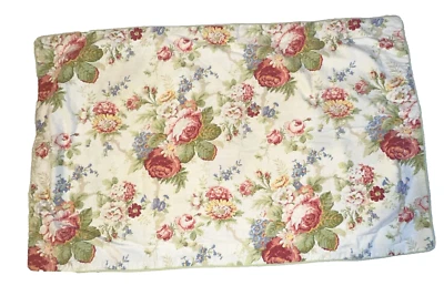 Travesseiro Chaps Ralph Lauren Constance Garden King falso flores florais bege pálido - Imagem 1 de 4