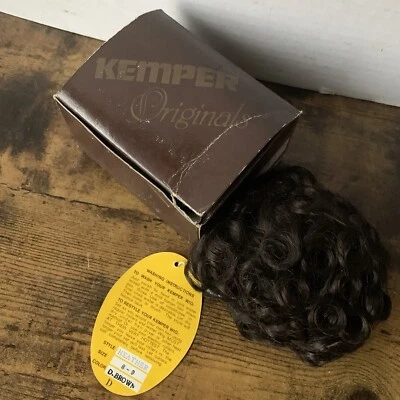 Peluca Muñeca Kemper Originals Nueva en Caja: Estilo Brezo, Talla 8-9, Color Marrón Oscuro Foto 1 de 4