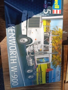 Revell Kenworth W-900 Plastic Model - Picture 1 of 3