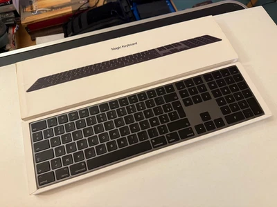 Clavier Apple Magic Keyboard avec pavé numérique - Gris sidéral - AZERTY - FR - Immagine 1 di 4