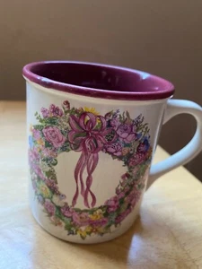 Wunderbare Tassen Blumenkranz Kaffee Kakao TASSE Made in Korea 1987 Potpourri Presse - Bild 1 von 4