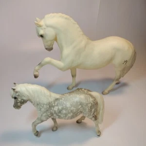 Breyer White Speckled Horse Lot (2) - Bild 1 von 12