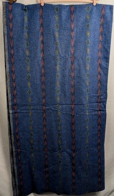 Tela de fieltro pesado con diseño azteca 3 1/2 yardas por 64 pulgadas Foto 1 de 4