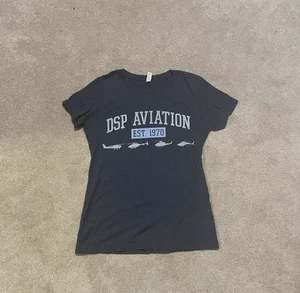 Blaues DSP Aviation T-Shirt mit Flugzeugdesign. Features 'EST. 1970' Text. Gr: Large - Bild 1 von 3