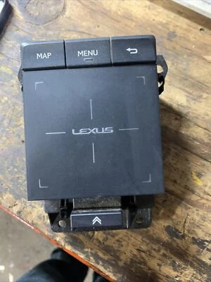 Lexus NX300 2019 navegación panel táctil control  Foto 1 de 3