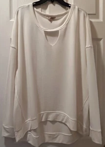 Juicy Couture XXL Top Keyhole Neckline L/S White Blouse So Soft Versatile - Picture 1 of 4