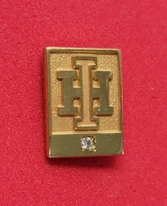 VINTAGE INTERNATIONAL HARVESTER SERVICE AWARD PIN - Picture 1 of 2