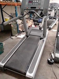Life Fitness 95Ti Commercial Treadmill - Picture 1 of 13