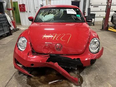 Motor de caja de fusibles usado se adapta a: Volkswagen Beetle 2012 compartimento del motor grado A Foto 1 de 4