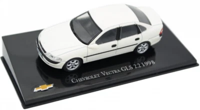 IXO - CHEVROLET Vectra GLS 2.2 1998 berlina 4 porte bianca - 1/43 - MAGCHEVECTRA - Immagine 1 di 4