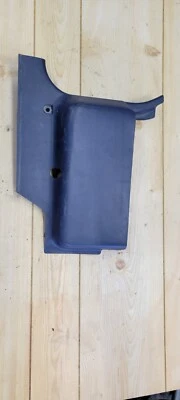 DATSUN 280ZX 1979-1983 PANEL INFERIOR IZQUIERDO DEL CONDUCTOR 67913 P7100 AZUL Foto 1 de 4