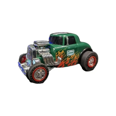 Coche Hess 2022 Green Hot Rod se enciende (reemplazo) ~ Pullback Racers Foto 1 de 4