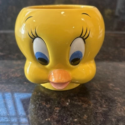 TWEETY BIRD 3D ceramic coffee cup mug WARNER BROS LOONEY TUNES 1998 Vintage  - Image 1 of 4