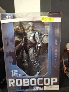 McFarlane - 12'' Robocop Battle Damaged - Picture 1 of 2