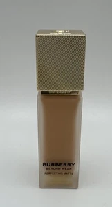 Base mate perfeccionadora Burberry Beyond Wear ~ 60 MEDIANA NEUTRA ~ 1 fl oz - Imagen 1 de 4