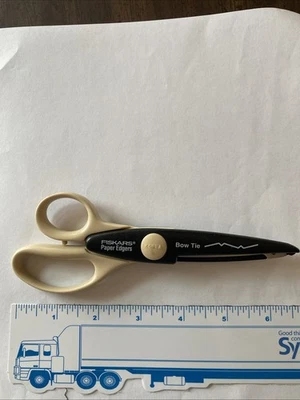 Fiskars Paper Edgers Bow Tie Scissors - Image 1 of 3