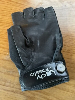 LADY CLASSIC Women's Solar Half Golf Glove Left Hand (M) No More Tan Lines - Image 1 of 2