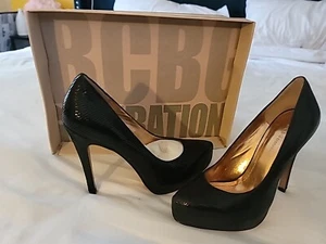 BCBG PARADE Leather Snake Black Stileto Pumps Heels Shoes Women Size 6M - Picture 1 of 7