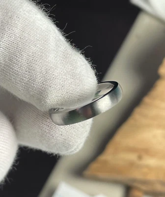 Мужское обручальное кольцо, женское повседневное кольцо, купольный профиль 4 мм, матовое - Изображение 1 из 4