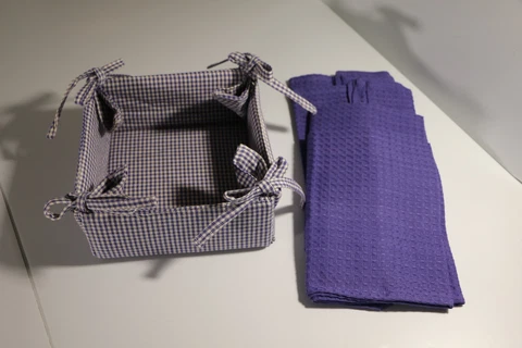 Harman Bread Basket with 8 x 8 Set of Four Napkins 17 x 17 Periwinkle Cotton NEW Cover