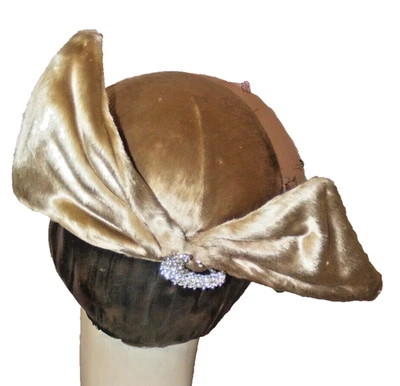 1950 Cap Hat Large Bow Taupe Velour New Look Avant-Garg Fashions Doree Exclusive - Image 1 of 4