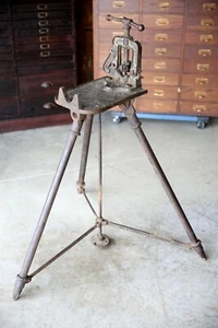 Vintage Pipe vise threading machine tripod stand Machinist tool Mechanic folding - Picture 1 of 12