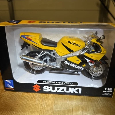 New Ray Suzuki Motorcycle GSX R600 Model Die Cast 1:12 Vintage - image 1 of 4