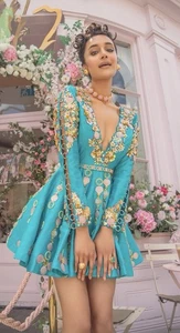 Rohseide Babydoll Kleid Hand Perlen Papa Don’t Preach by Shubhika Medium RUNWAY - Bild 1 von 18