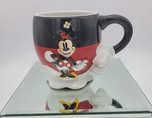 Taza de café Minnie Mouse mano en la cadera relieve elevado en 3D parques de Disney - Imagen 1 de 7