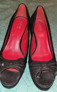 GUESS schwarze hochhackige Plateau-Pumps aus Veloursleder offene Zehenpartie Damengröße 10M - Bild 1 von 5