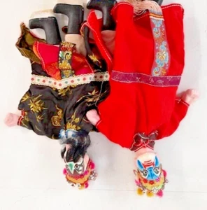 Puppe Chinesische Oper Vintage Handbemalt Handarbeit Seidengewänder x2 Puppen Volkskunst - Bild 1 von 12