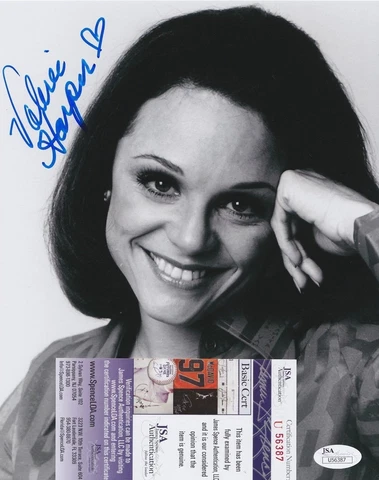 Valerie Harper Signed 8x10 Photo w/ JSA COA #U56387 Rhoda Mary Tyler Moore Show Cover