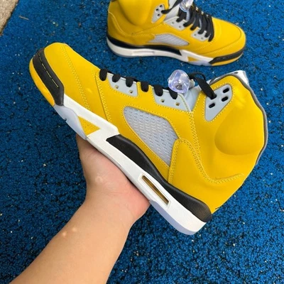 Jordan 5 Retro T23 'Tokio' 2025 IO3372 700 Foto 1 de 4