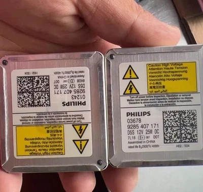 2X OEM D5S Philips Xenon Bulb K Original Genuine HID D5S 12V 25W PK32d-7 Bulbs - Image 1 of 4