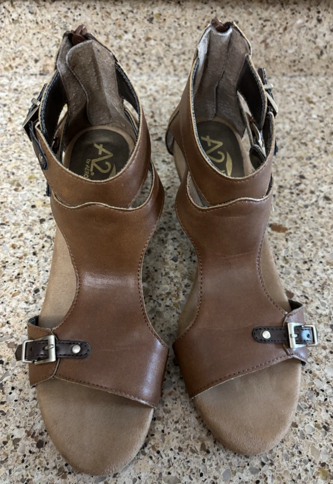 Sandalia Aerosoles A2 reposa tacón mujer talla 6 EE. UU. Foto 1 de 4