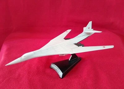 TUPOLEV TU 160 aereo scala 1:400 modellino model car collezione aereoplano - Immagine 1 di 4