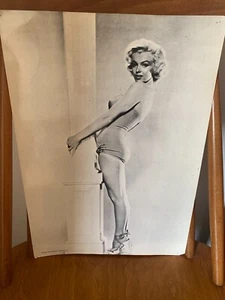 Vintage French Marilyn Monroe Poster F Nugeron 27 cm x 38.5 cm - Afbeelding 1 van 6
