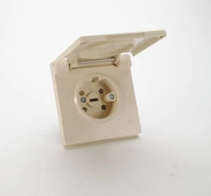 BUSCH-JAEGER 2064 UG-101 Perilex-Steckdose ws  IP44 UP - Bild 1 von 2