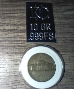 1945 S War Nickel In Capsule And A 10GR .999 Fine Silver Bar - Picture 1 of 3