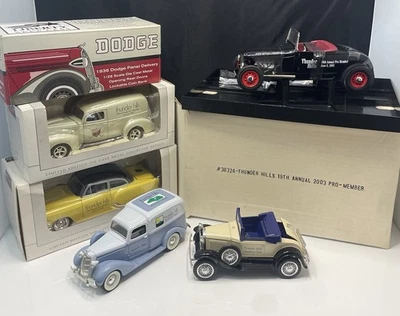 SpecCast Thunder Hills Die cast replica Cars / Banks Lot Of 5 - Image 1 of 4