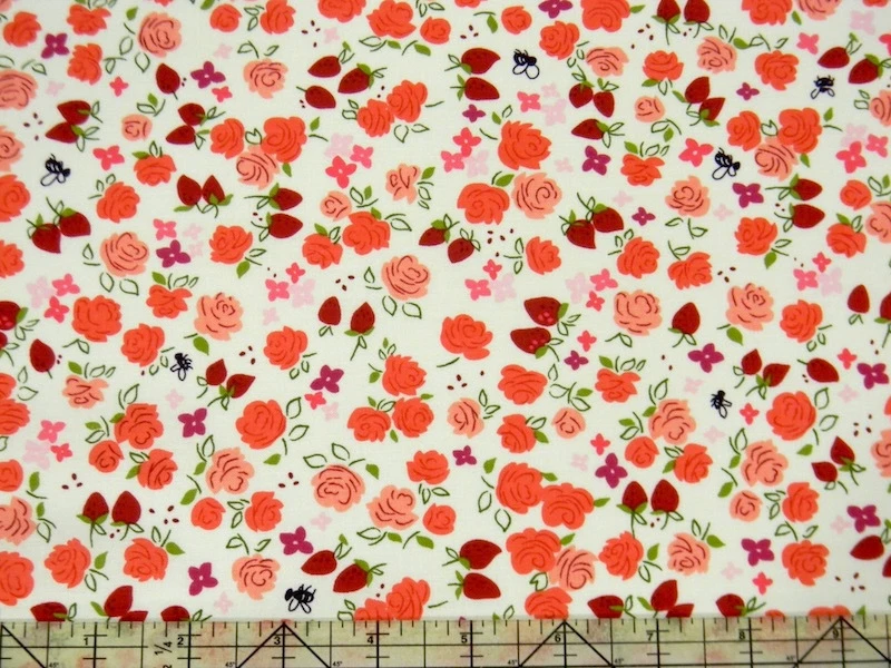 Sandi Henderson's Strawberry Moon Roseberry Strawberry Rose Fabric - Изображение 1 из 1
