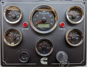 CUMMINS (Six Gauge) INSTRUMENT PANEL - Bild 1 von 1