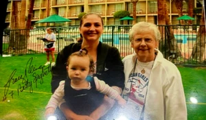 TRACY REINER (Betty Spaghetti) Autographed 4" x 6" Colored Photographic Print - Picture 1 of 1